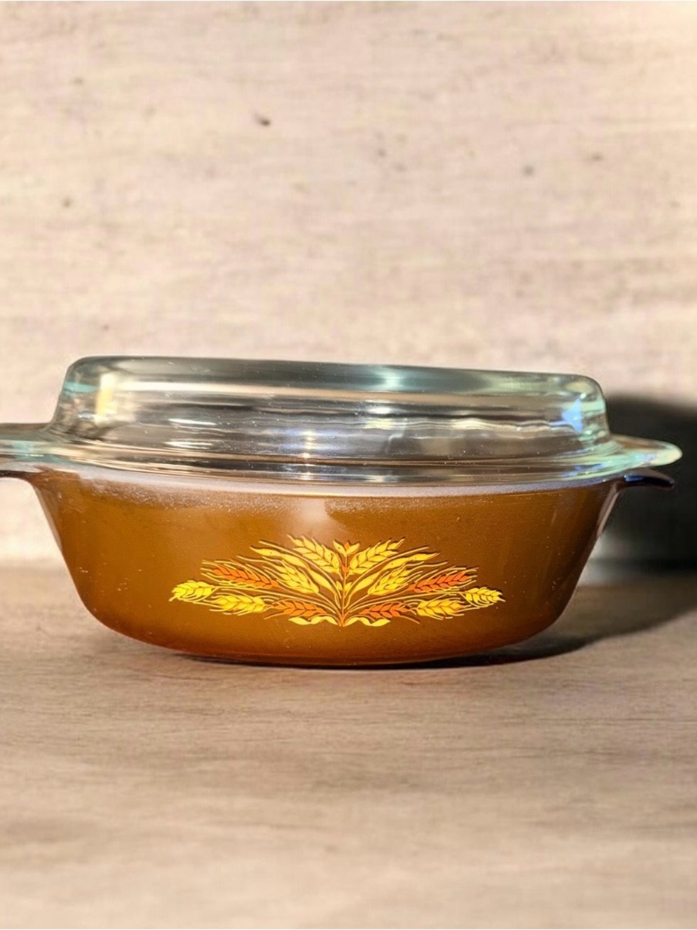 Brown Wear-Ever Silver Stone Casserole Dish w/ Lid Wheat Pattern No 16 433